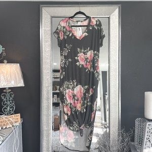 Dress. Size medium. Maxi. New with tags.